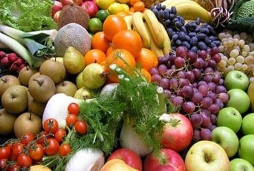قیمت انواع میوه فصل و سبزی در میدان مركزی تهران