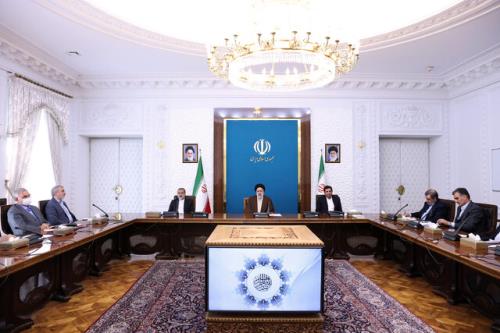 وزرای اقتصادی برنامه های خود برای مهار تورم و رونق تولید را ارائه کنند