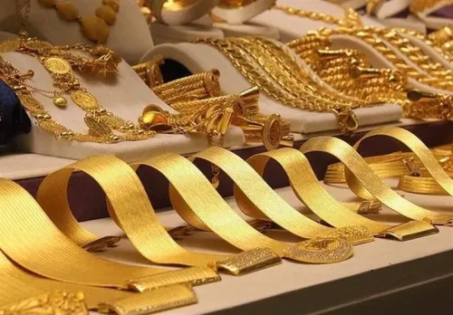 خروج طلا بالاتر از ۱۵۰ گرم و ارز بالای ۵ هزار یورو از کشور ممنوع می باشد